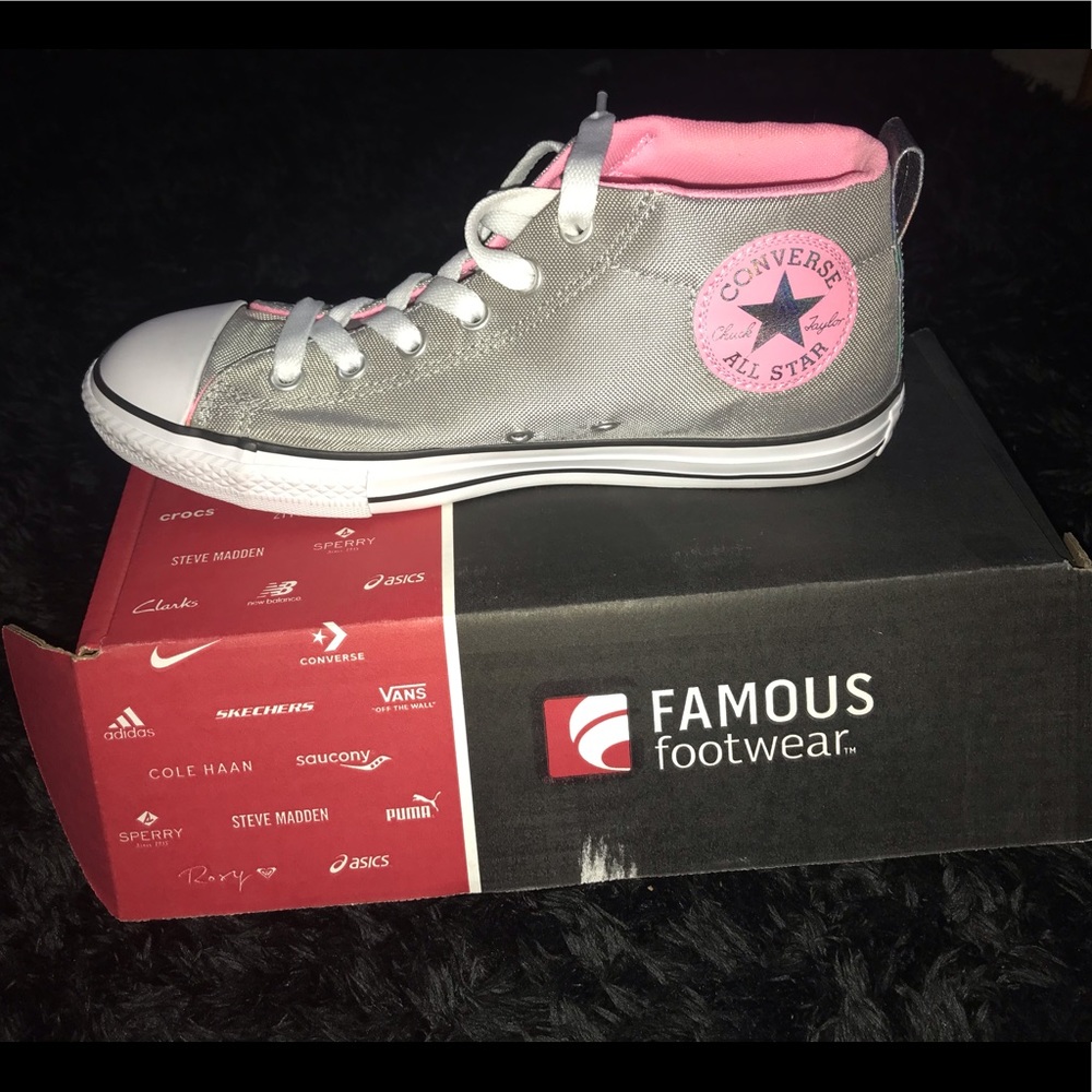 Grey converses